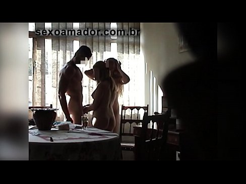 ❤️ Mmekọahụ enyi na-akpọ a ibu nwoke na a threesome na ya ❌ Anal video ☑